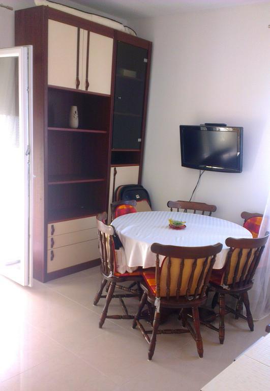 Apartment Feliks Mandre Zimmer foto